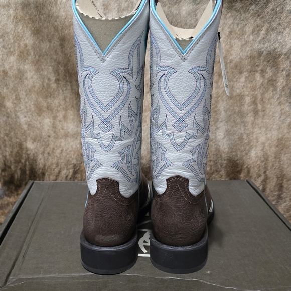 Womens Ariat boots size 7 - Picture 3 of 5